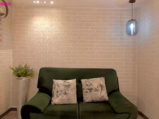 Offline RossieRhoades on BongaCams