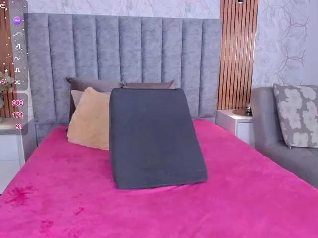 Offline SarahYessica on BongaCams