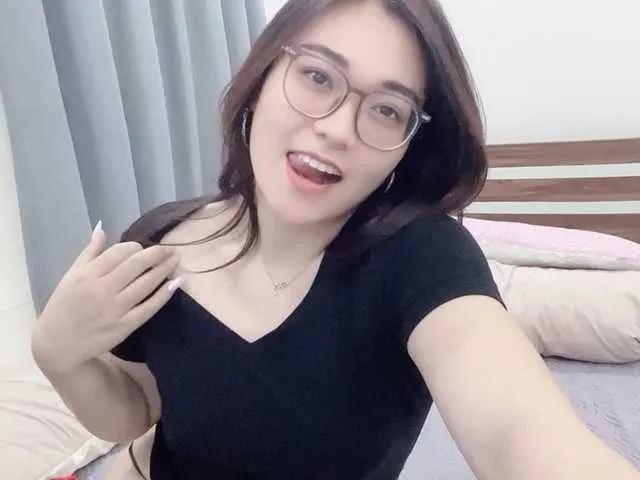 Selena295 on BongaCams 