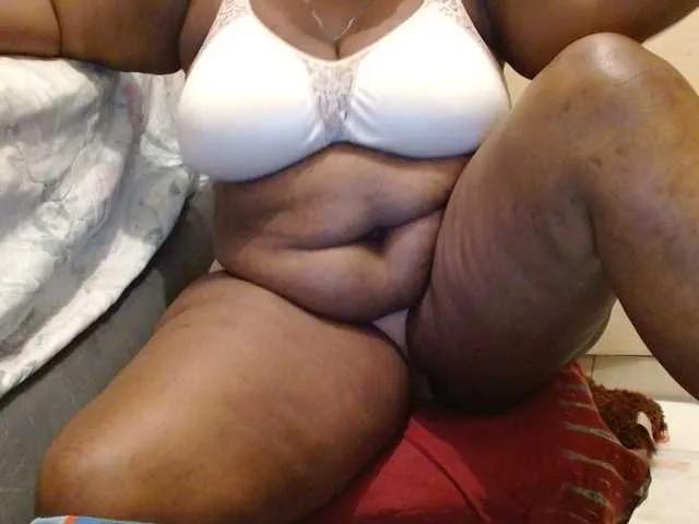 Freechat Sexiemama on BongaCams