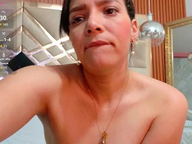 Freechat sluttyandmature on BongaCams