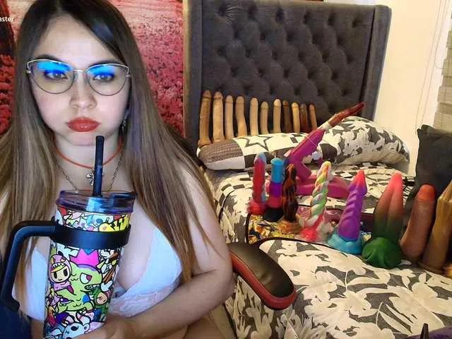 Offline sofia23dirty on BongaCams