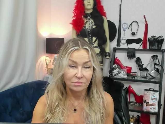 Freechat soft-crystal on BongaCams