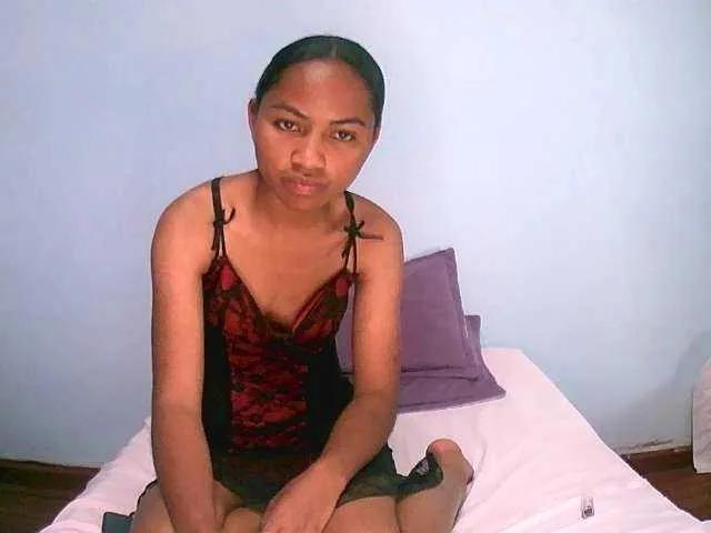 Squirtgirl69 on BongaCams