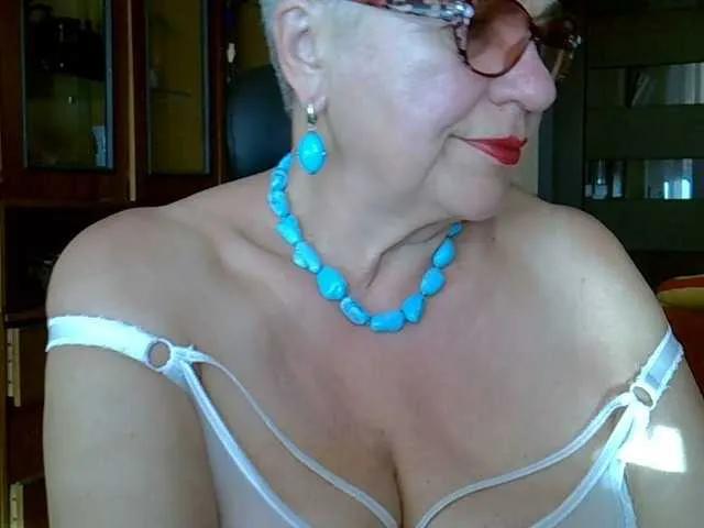 SweetCherry00 on BongaCams 