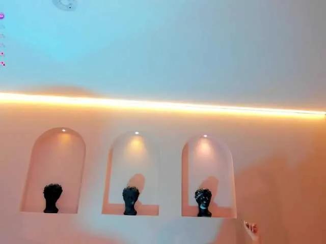 Offline TaraLawrence on BongaCams