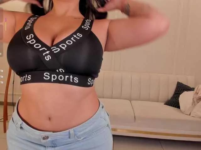 Freechat ToriCross on BongaCams