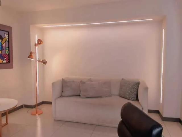 Freechat ToriCross on BongaCams