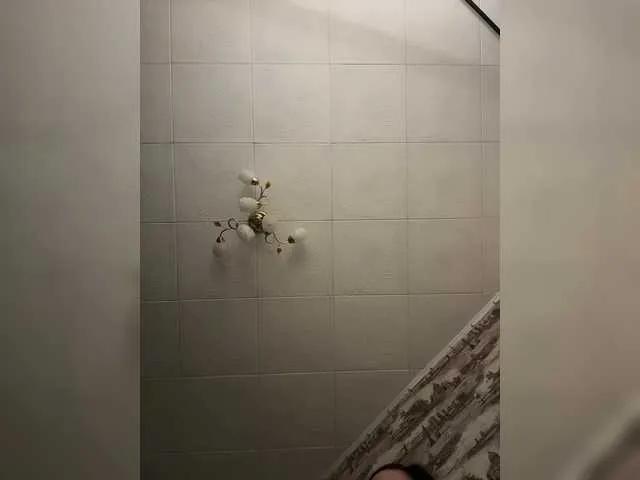 Offline Vikulya1 on BongaCams