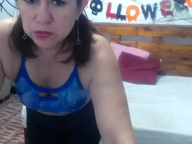 Freechat Yeseniaa25 on BongaCams