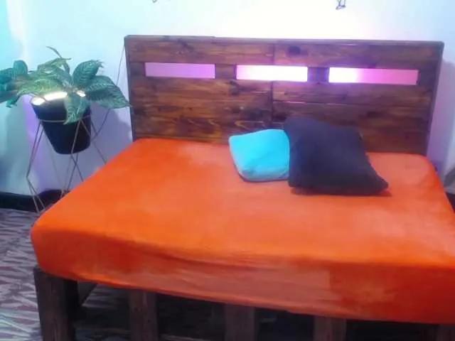 Freechat Yeseniaa25 on BongaCams