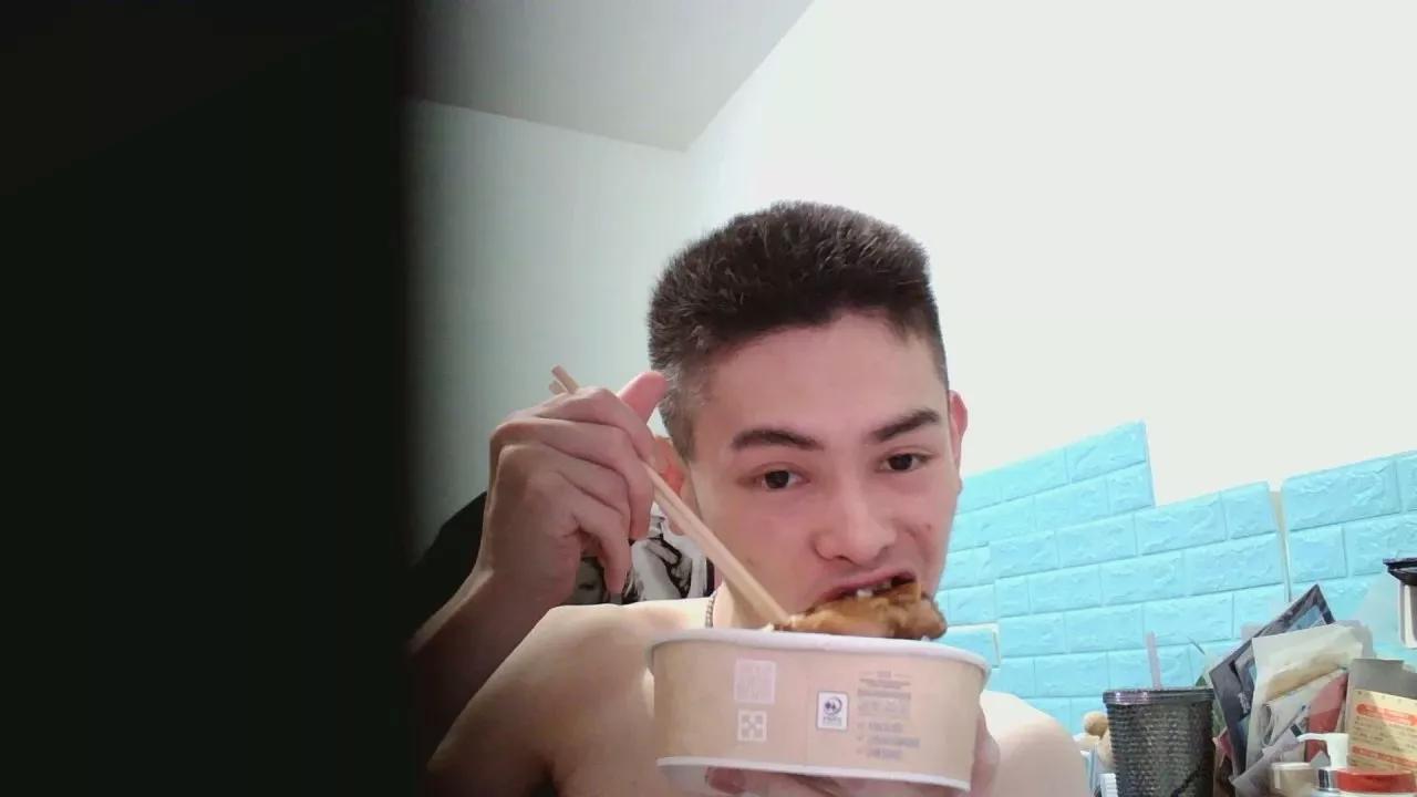 a22322270 on Cam4 