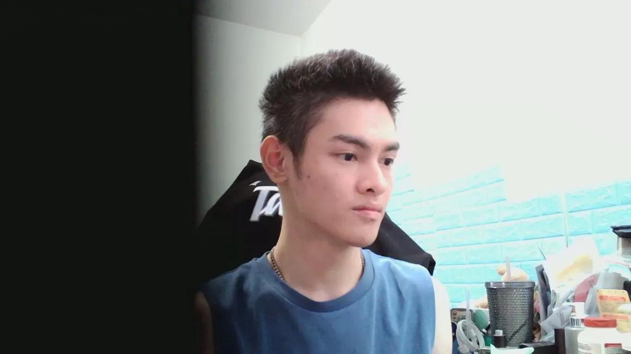 a22322270 on Cam4 