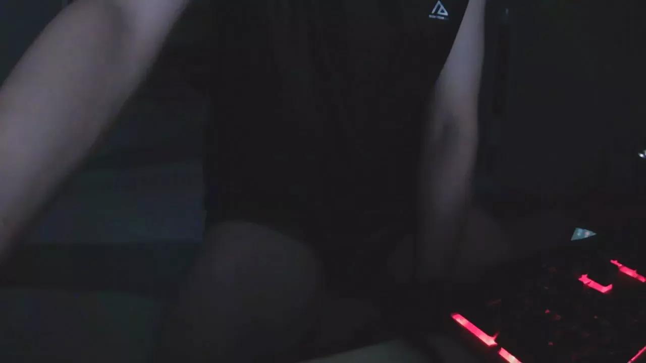 a33105432 on Cam4 