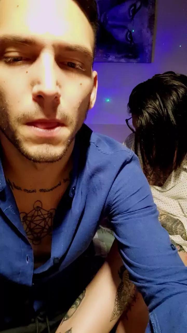 ale1717 on Cam4 
