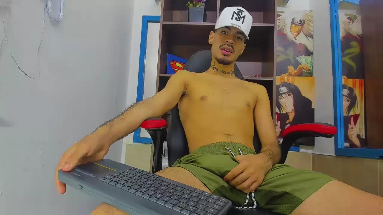 alejo_bigg on Cam4 