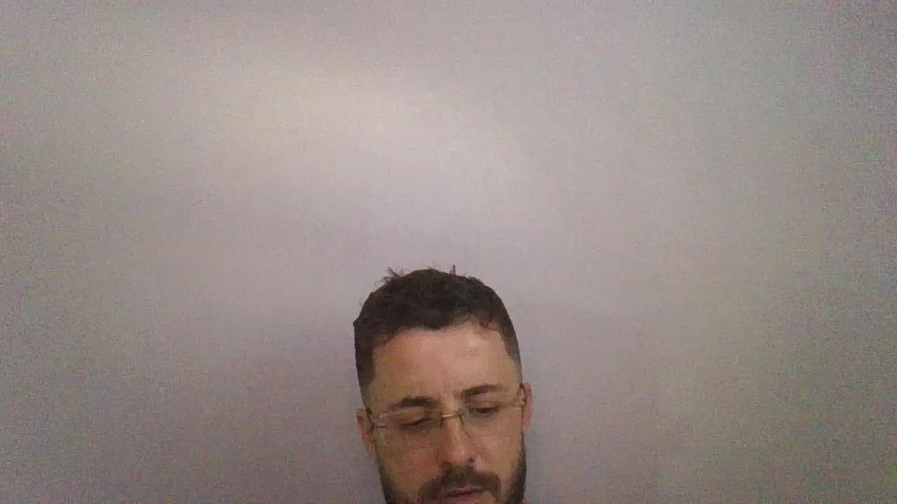 Alers87 on Cam4 