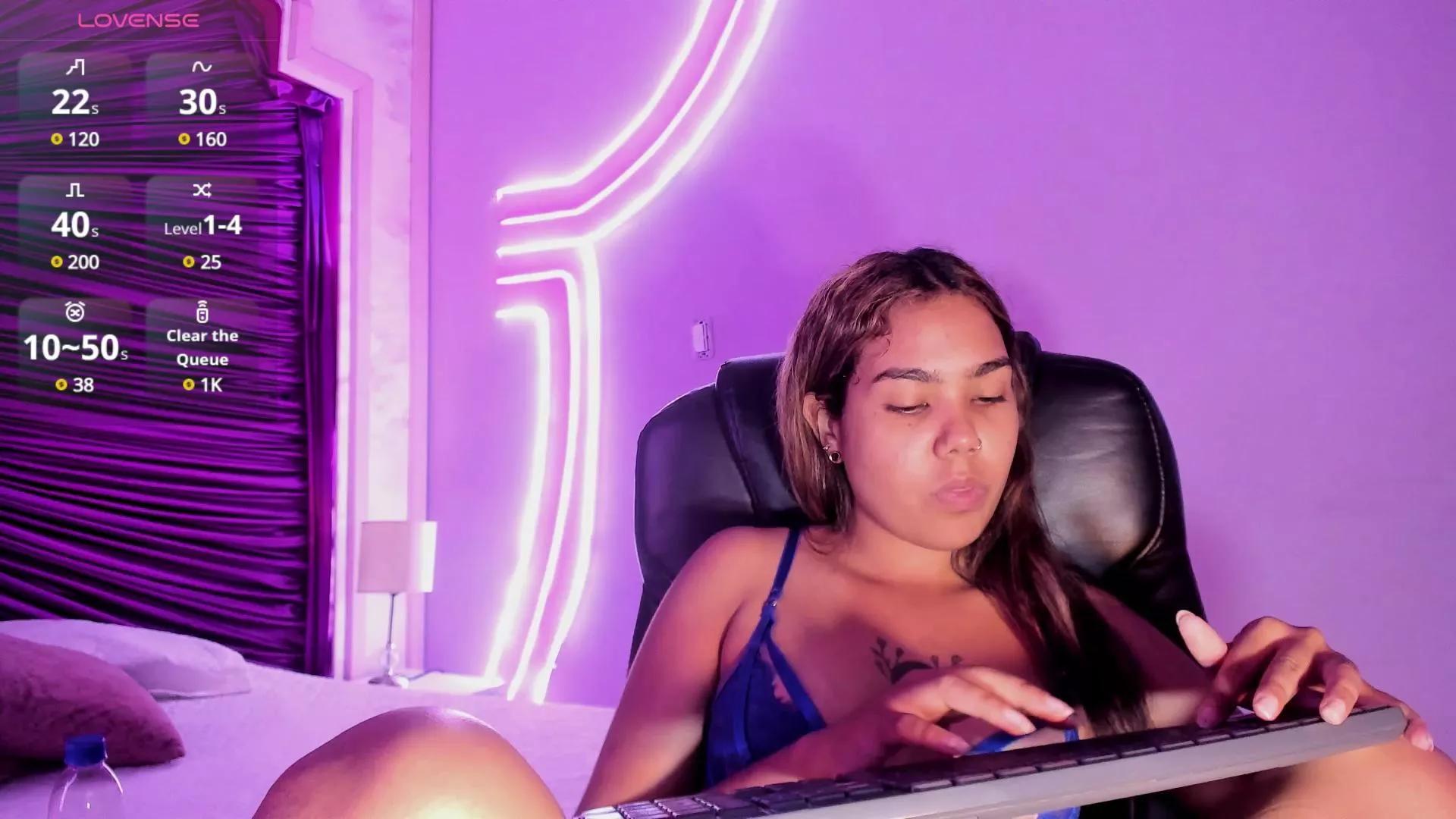 anaelle_bardinn on Cam4 