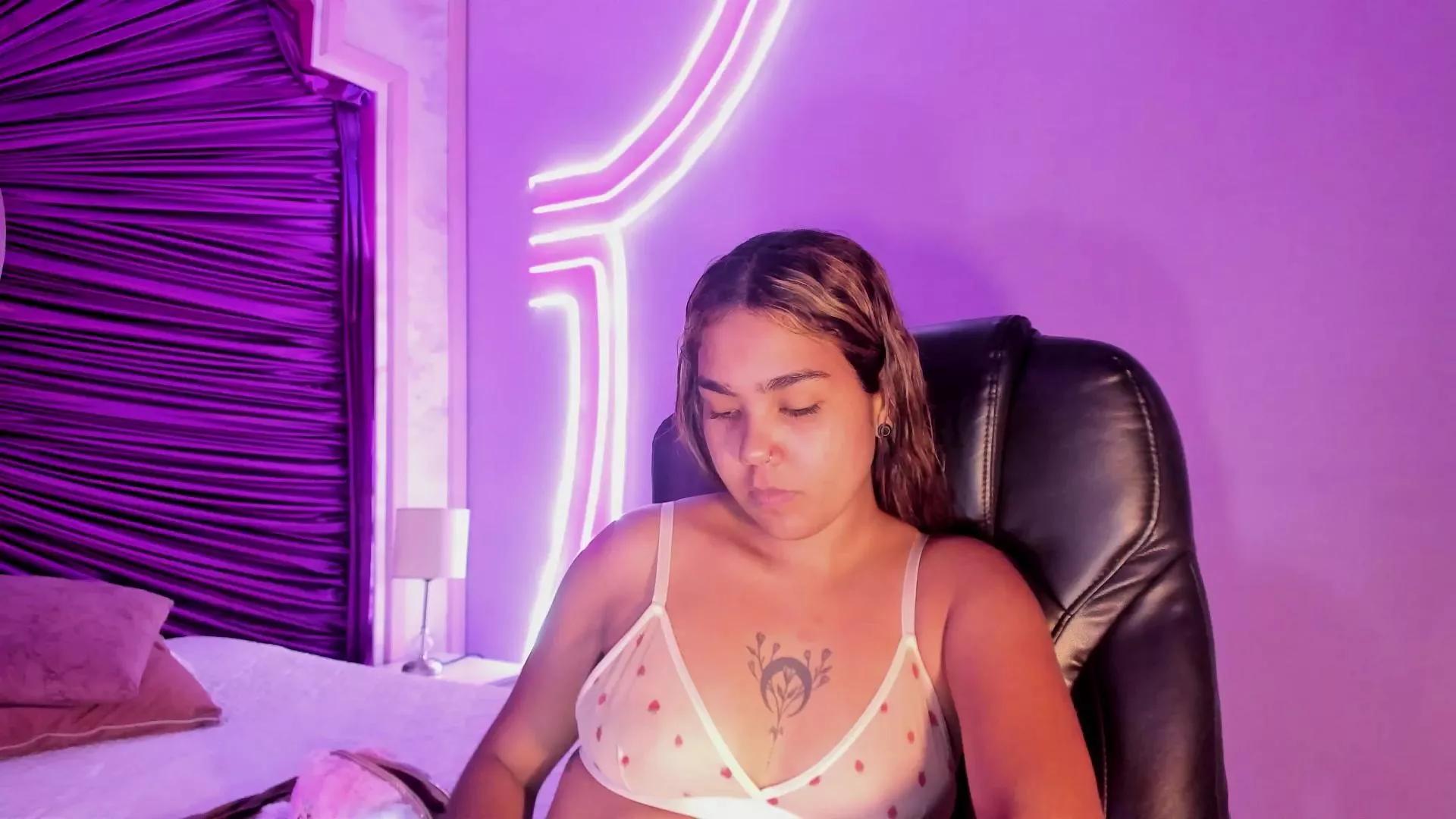 anaelle_bardinn on Cam4 