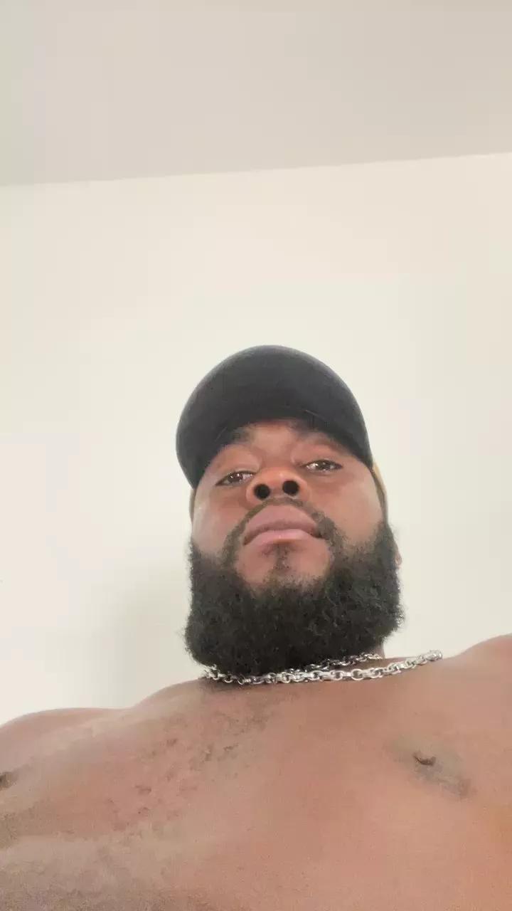 Bigblackfrenck on Cam4 