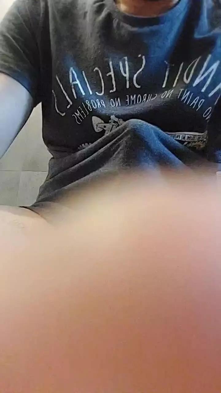 Bob22free on Cam4 