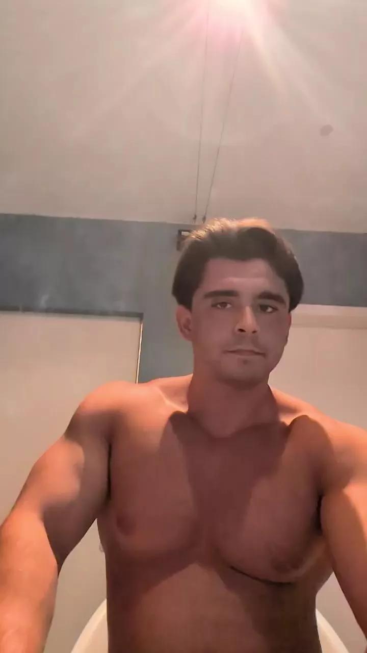 brian19cm on Cam4 