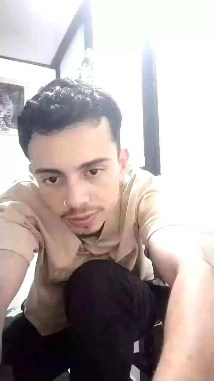 Danny_santa on Cam4 