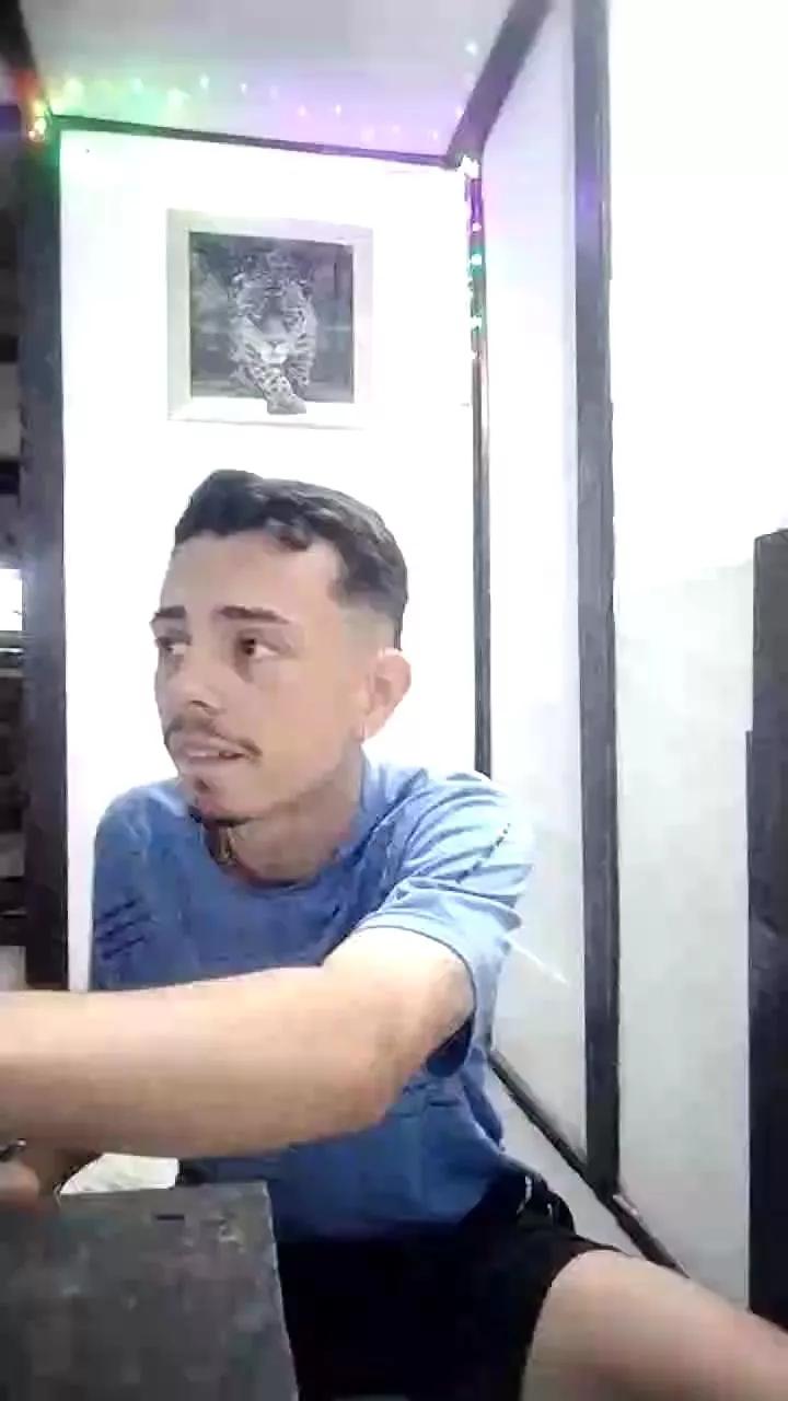 Danny_santa on Cam4 