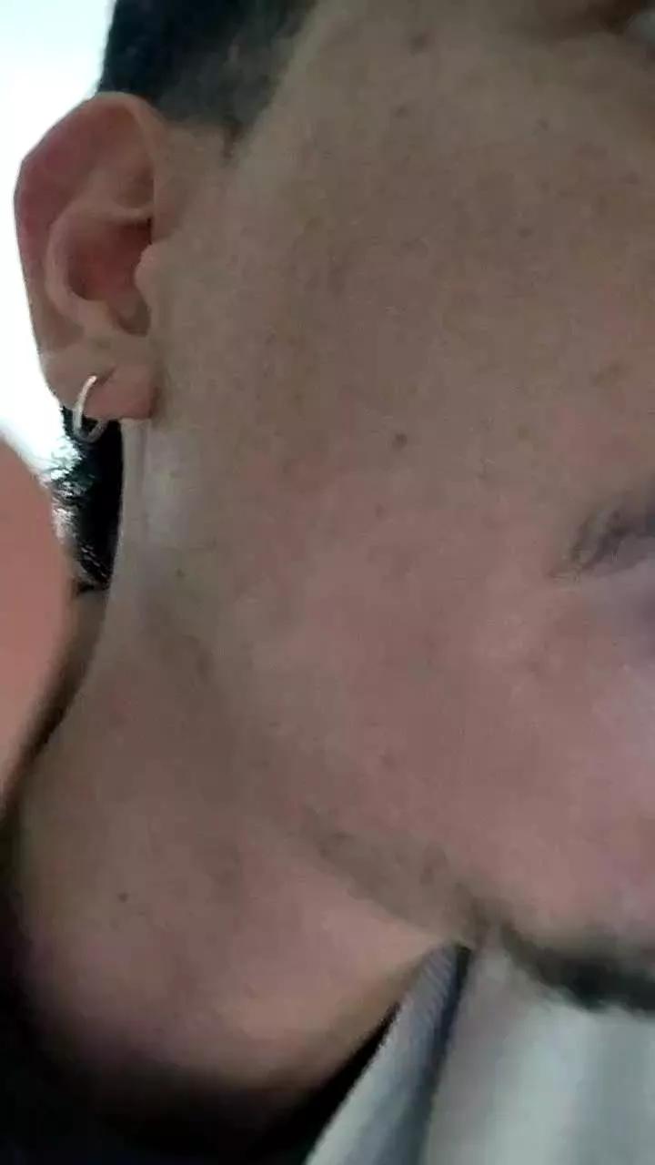 Danny_santa on Cam4 