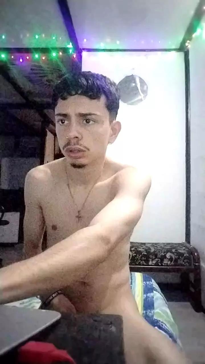 Danny_santa on Cam4 