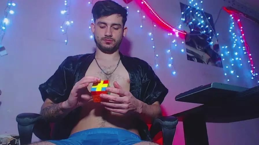Enzo_latin on Cam4 