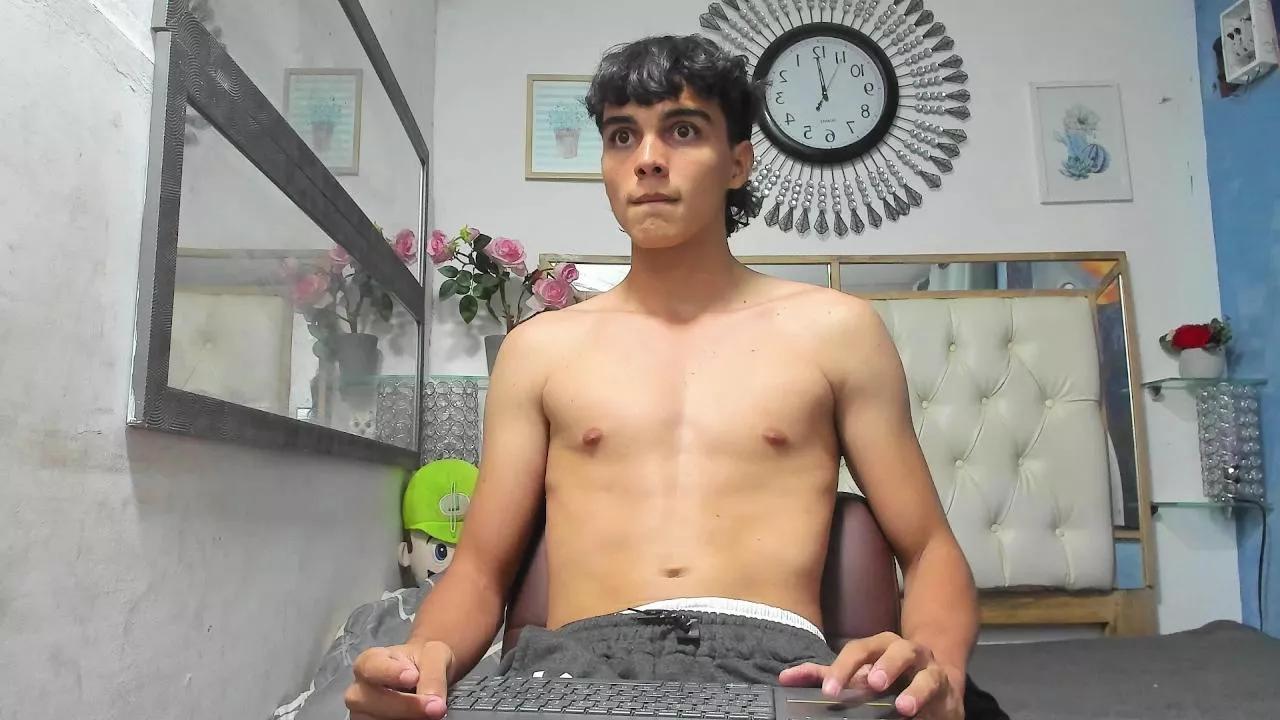 heiker_ on Cam4 