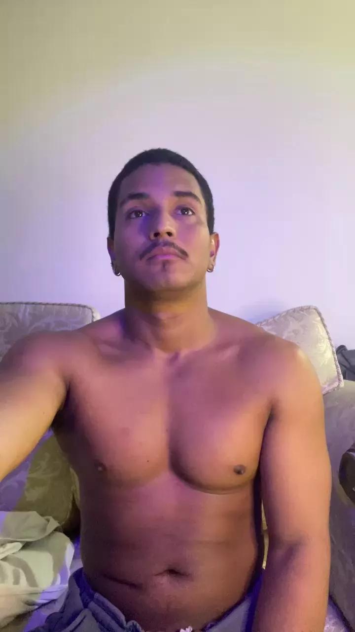 juanblanco_ on Cam4 