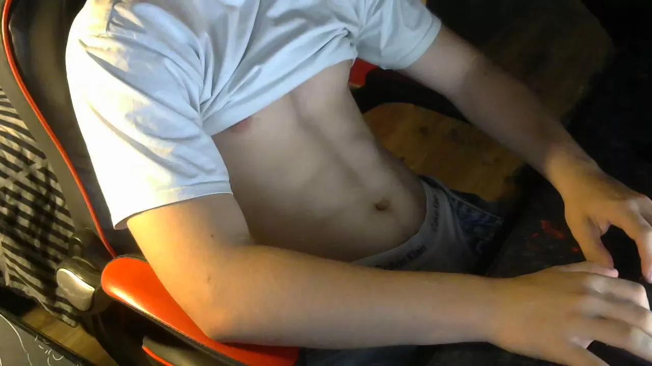 louloucamboy4 on Cam4 