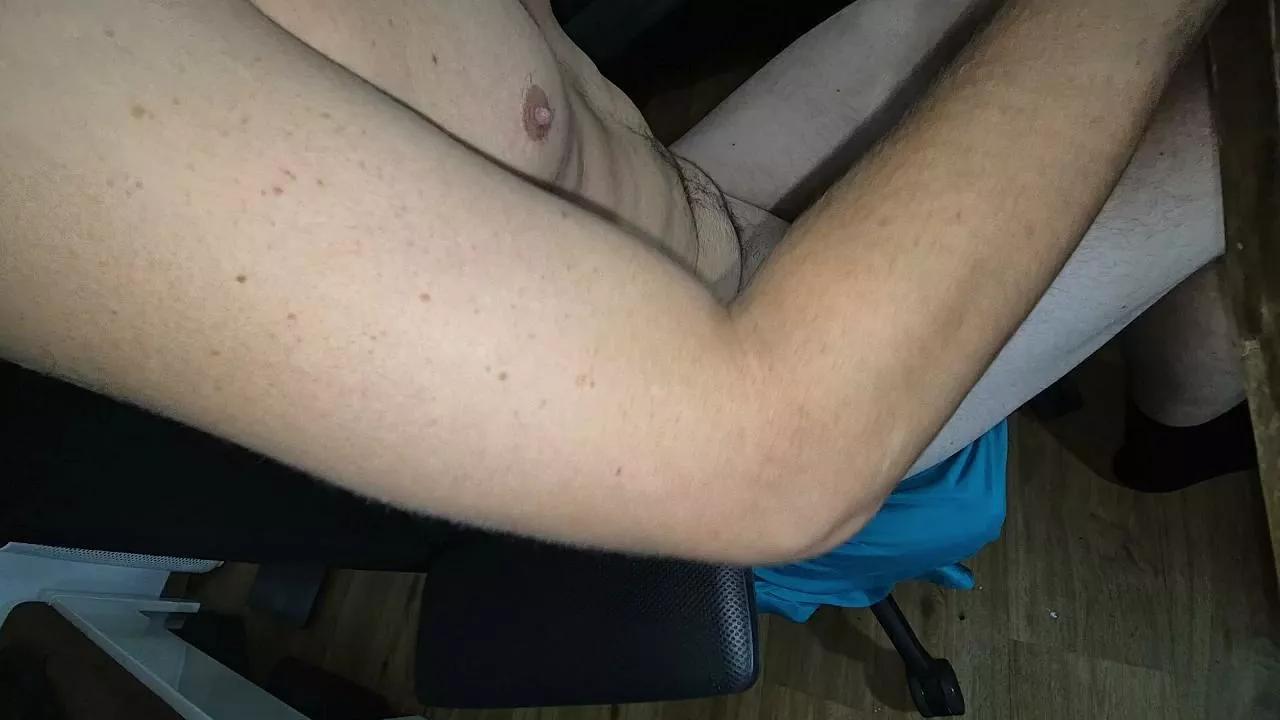 LuckyBong on Cam4 