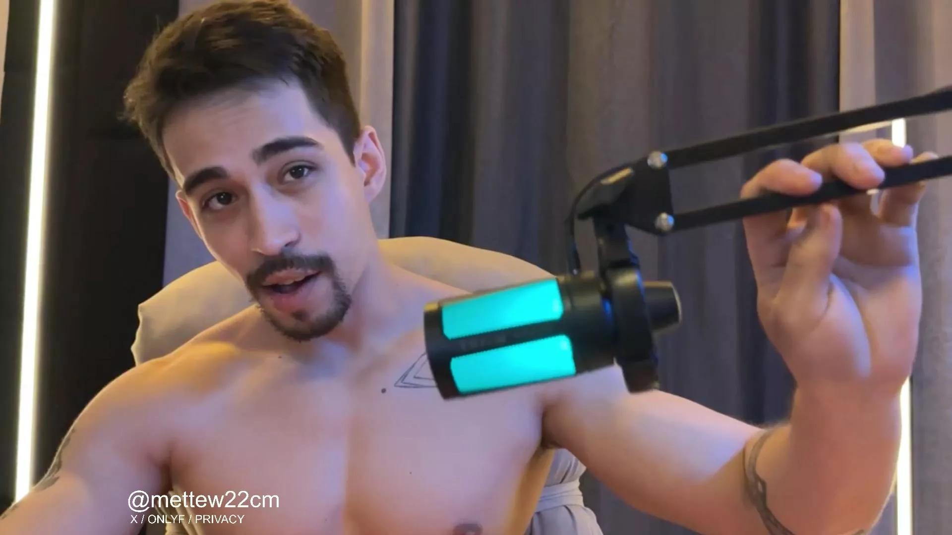 mettew22c on Cam4 