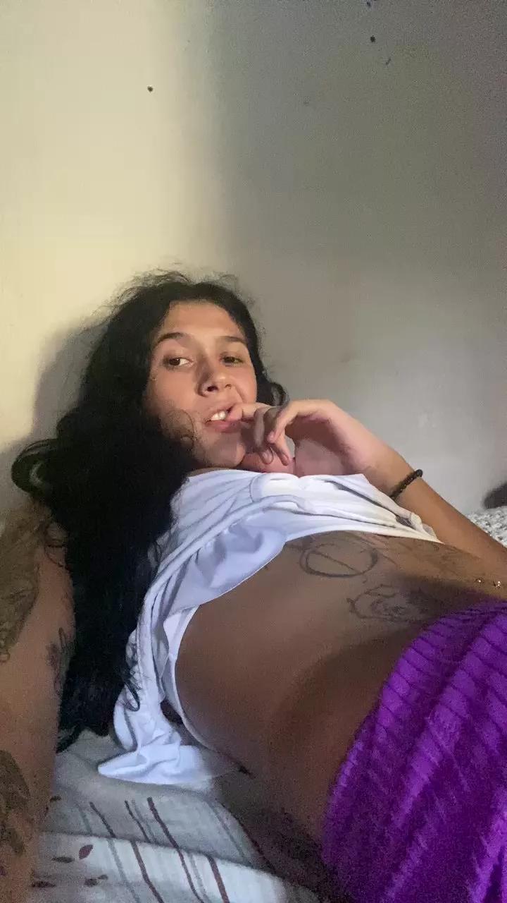 Mihsapeka on Cam4 