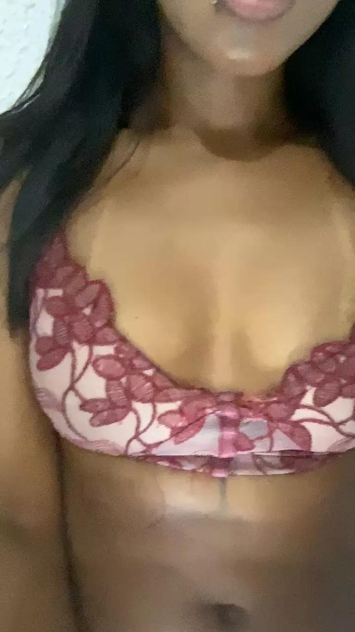 MulataDomini on Cam4 