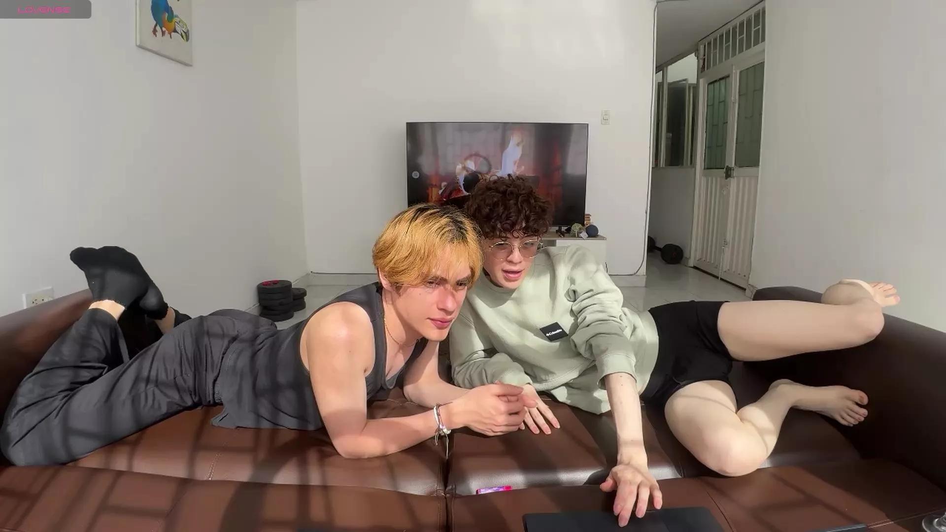 Ne0on on Cam4 