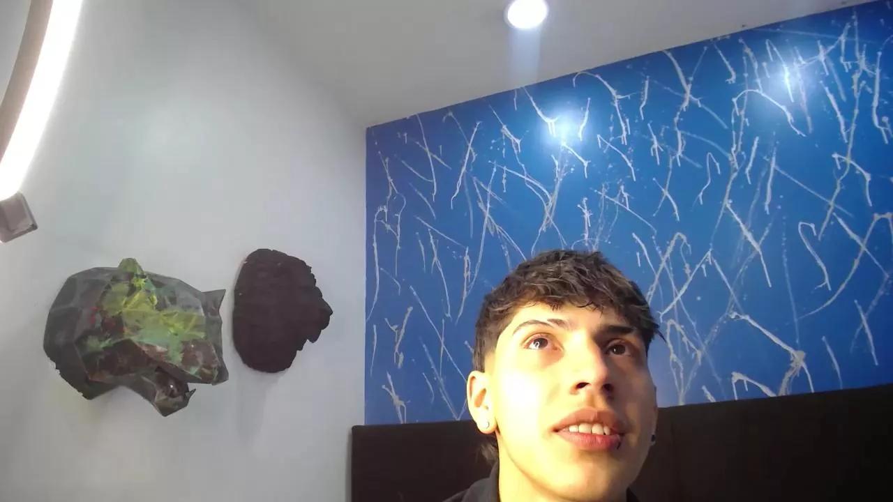Nick_Strongg on Cam4 