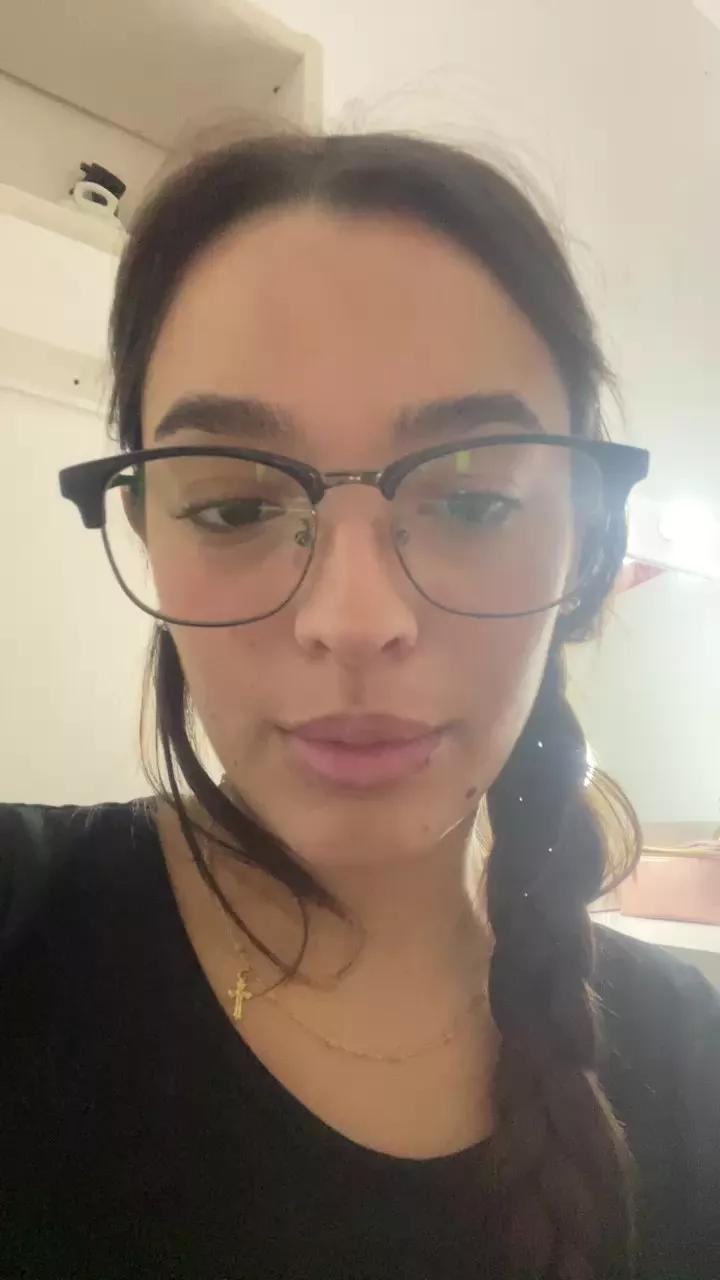 Nicole1975 on Cam4 