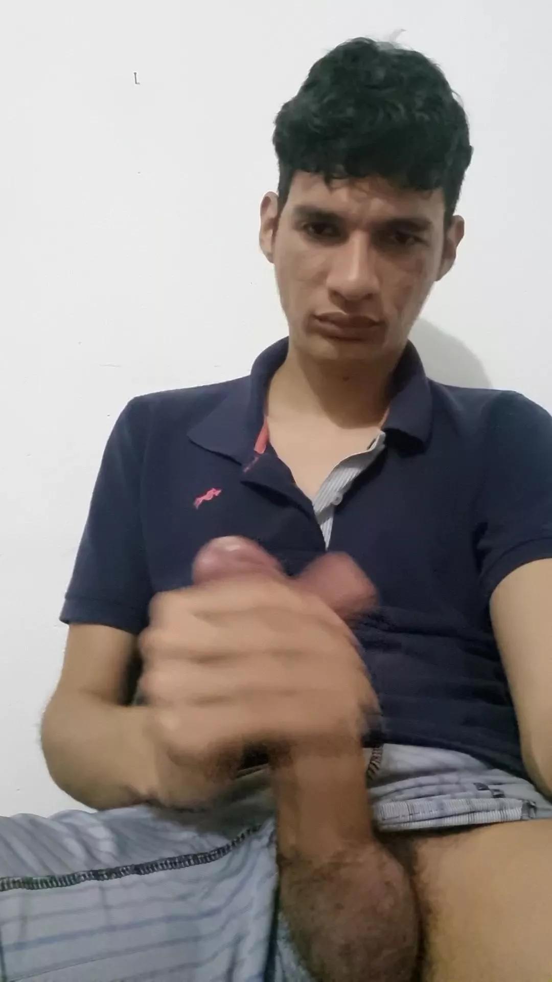 Paulhot18 on Cam4 