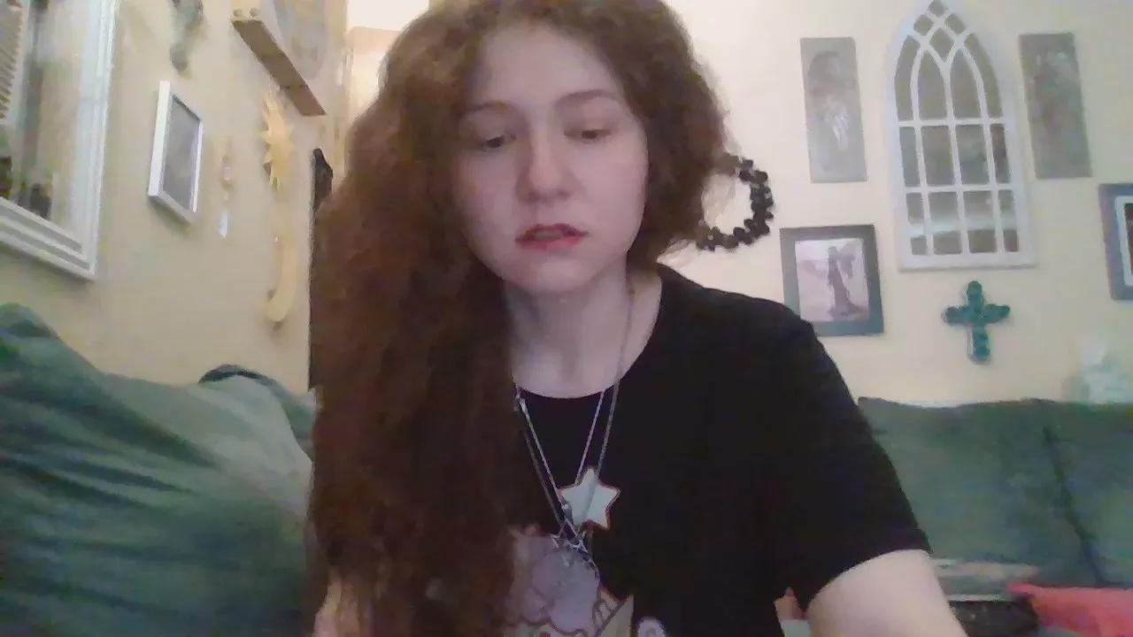 QueenCrimson on Cam4 