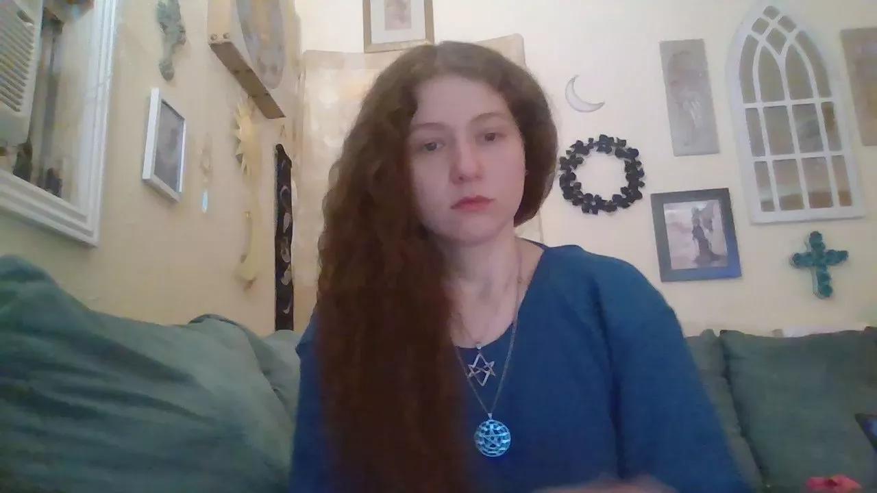 QueenCrimson on Cam4 