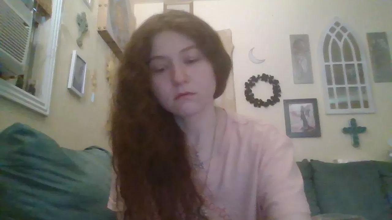QueenCrimson on Cam4 