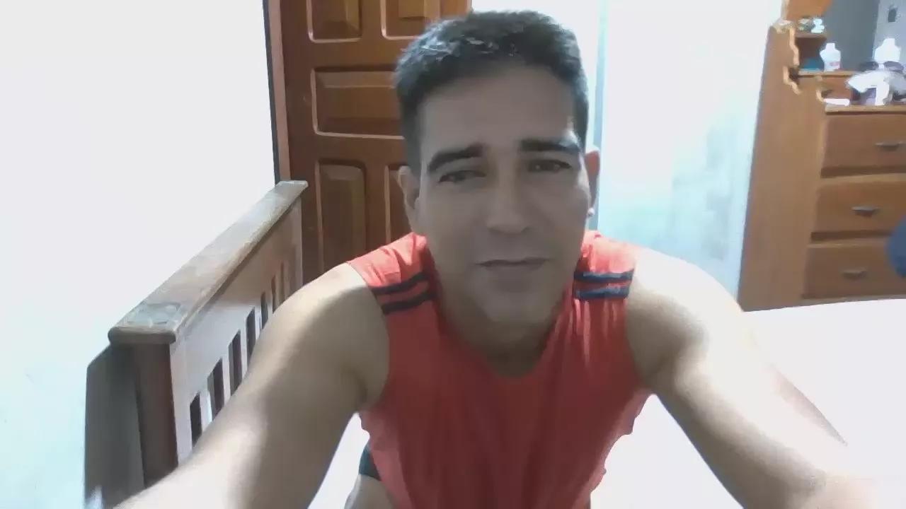 SegundoIves on Cam4 