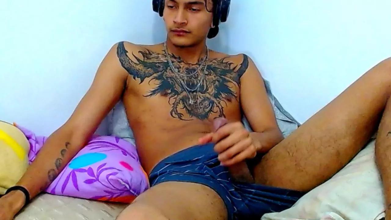 Travis_sex_xxx on Cam4 