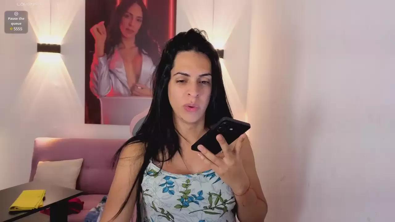 VittoriaLmbrdi on Cam4 