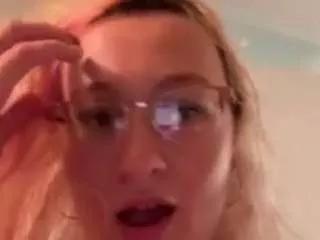 ashleyluv on CamSoda 