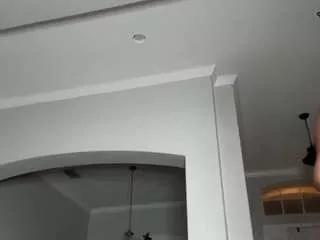 hissubwife on CamSoda 